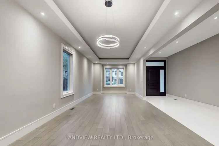 House For Sale in Toronto, Ontario