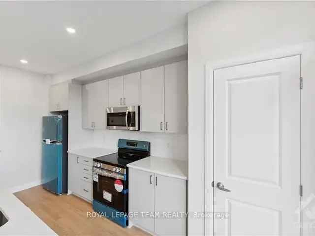 Townhouse For Sale in Ottawa, Ontario