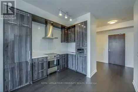 2 rooms apartment of 350 m² in Toronto