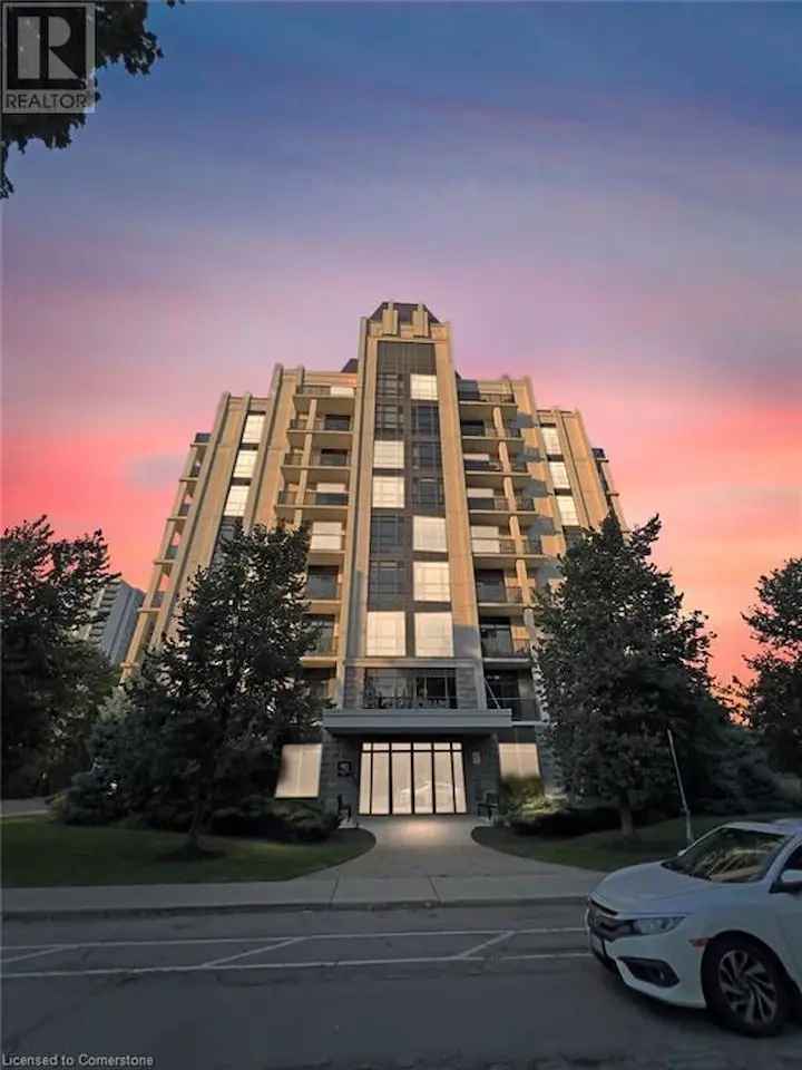 Modern Durand Penthouse - Luxury Downtown Living
