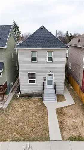 4 Bedroom House For Sale in Winnipeg