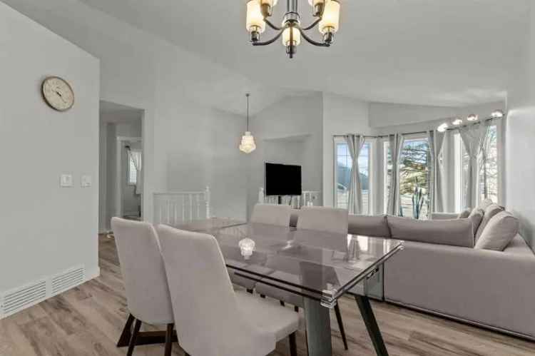 6 Bedroom Bi Level Home Modern Upgrades Large Backyard