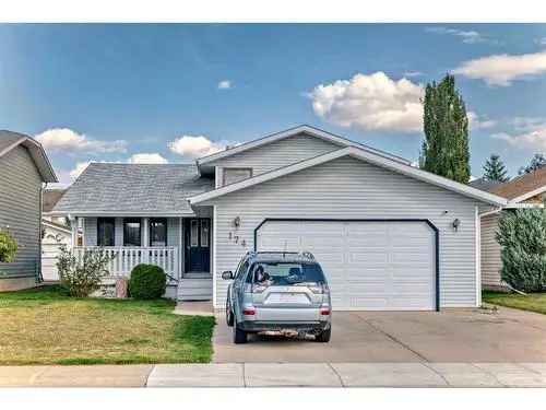 Buy House in Deer Park Estates Red Deer with Spacious Living and Privacy