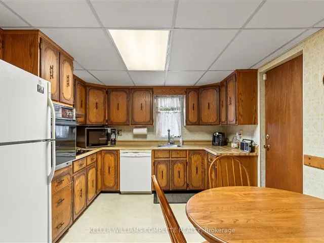 House For Sale in Hamilton, Ontario