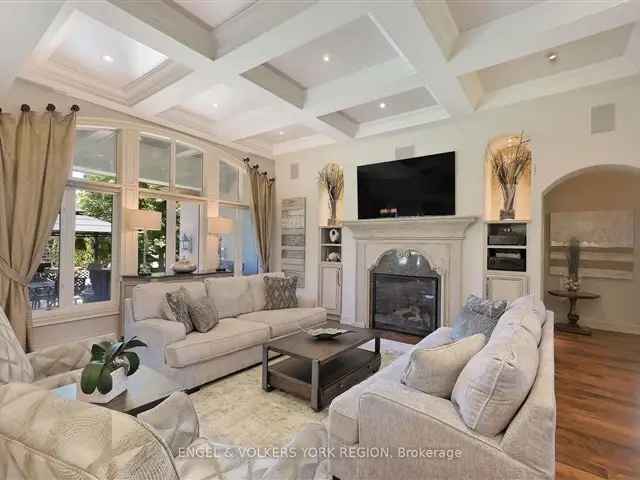 Luxury Bungalow in Gated King Valley Estates