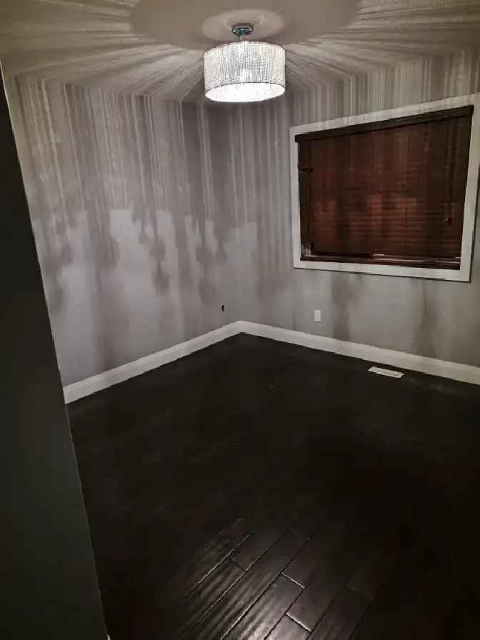 Room for rent North Edmonton Crystalina Nera