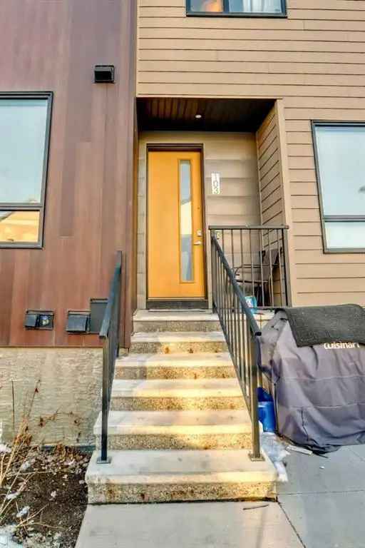 House For Sale in Calgary, Alberta
