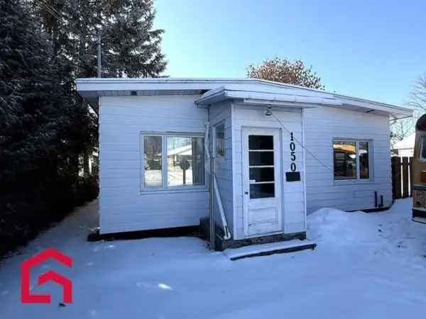 Bungalow for Sale Shawinigan Sud Renovation Project