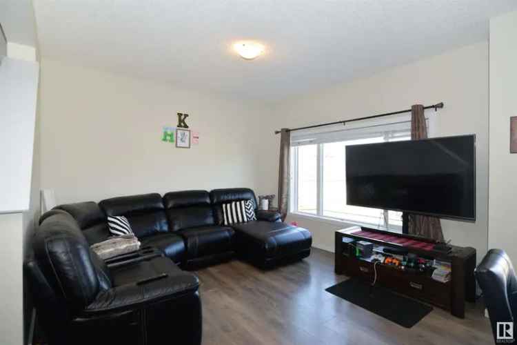 Aspen Trails 3 Bed 3.5 Bath Half Duplex - 2000+ Sqft