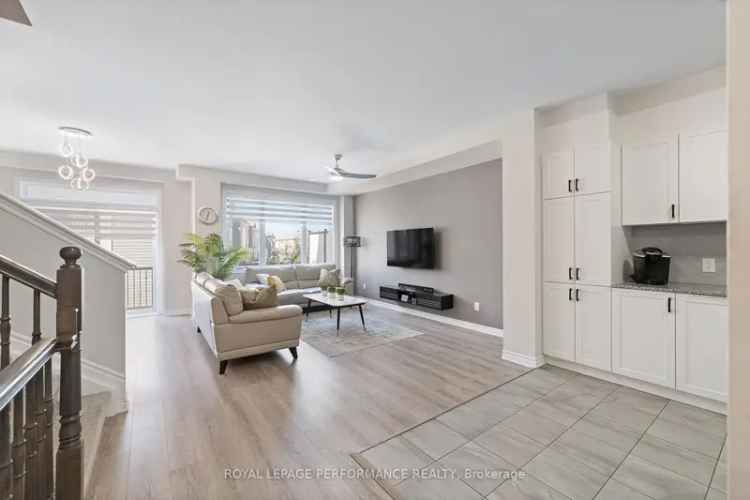 Modern 2 Bed Townhome in Wateridge Village Ottawa