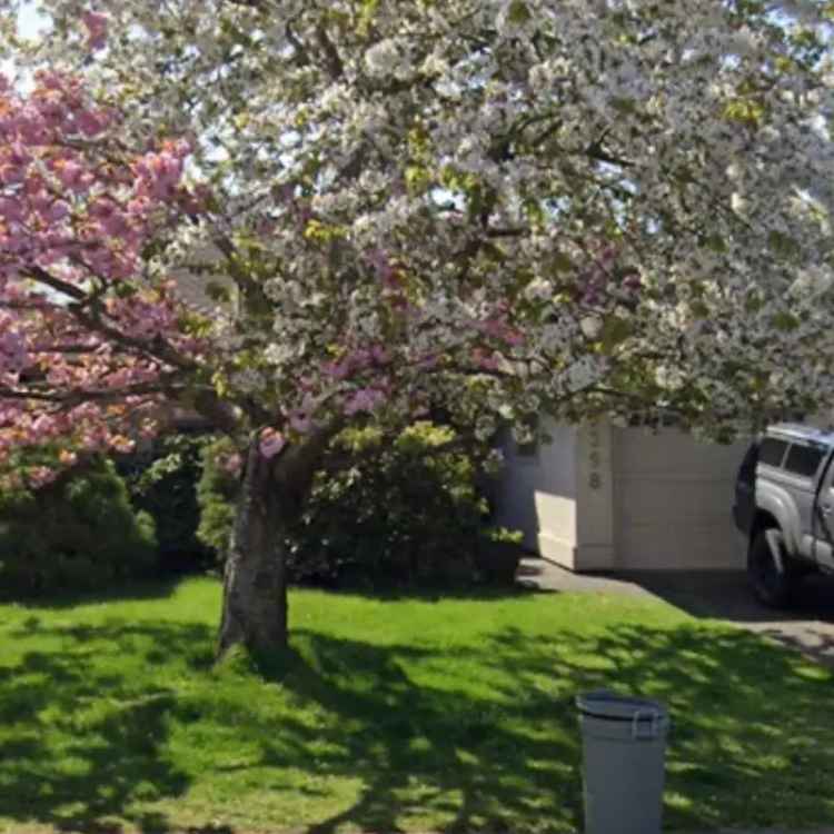 Ladner Family Home for Sale - 3 Beds, Double Garage, Private Backyard