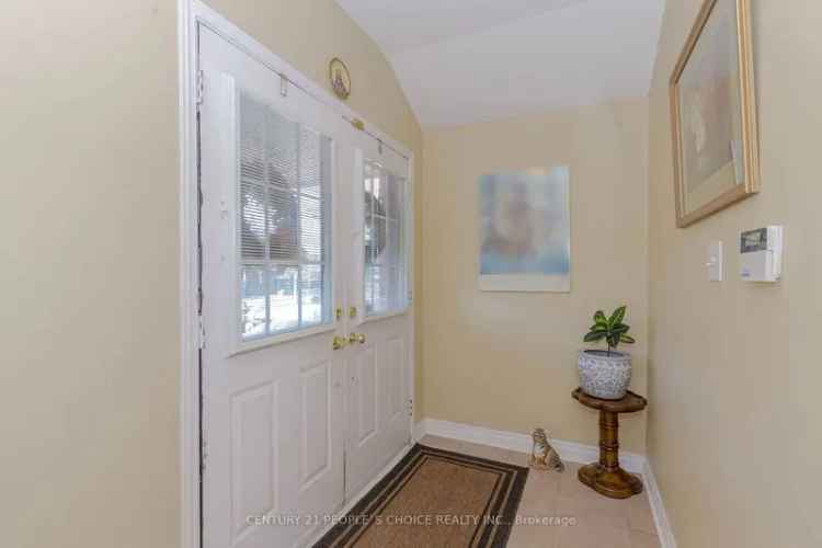 Beautiful 3+1 Bedroom Detached Home - Finished Basement - Private Backyard