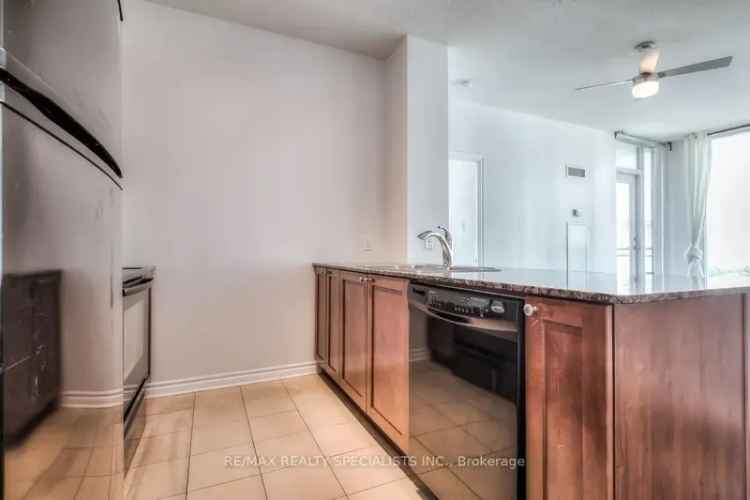 Immaculate 2 2 Bedroom Plus Den Suite in Mississauga City Centre