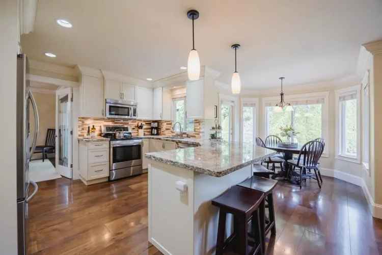 6476 Claytonwood Court Surrey House for Sale