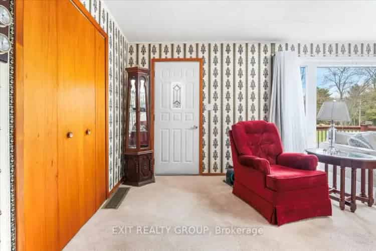 10-Acre Country Bungalow 3 Bed 1 Bath