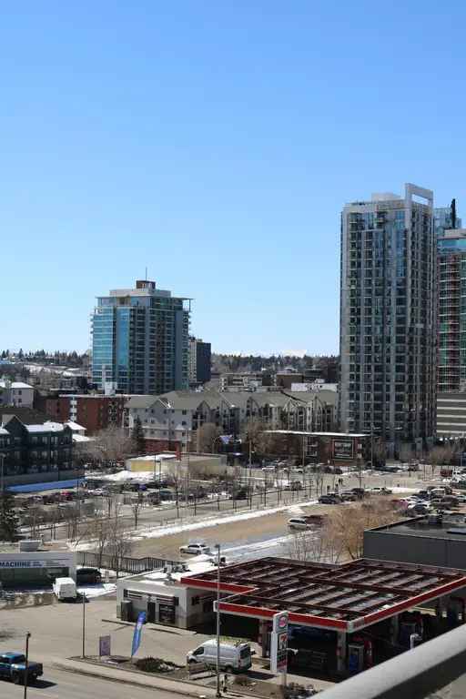 Rent 1 Bedroom Apartment in Calgary with City Views and Gym Access