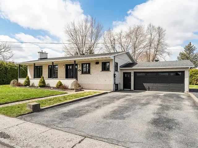 Bungalow for Sale in Farnham