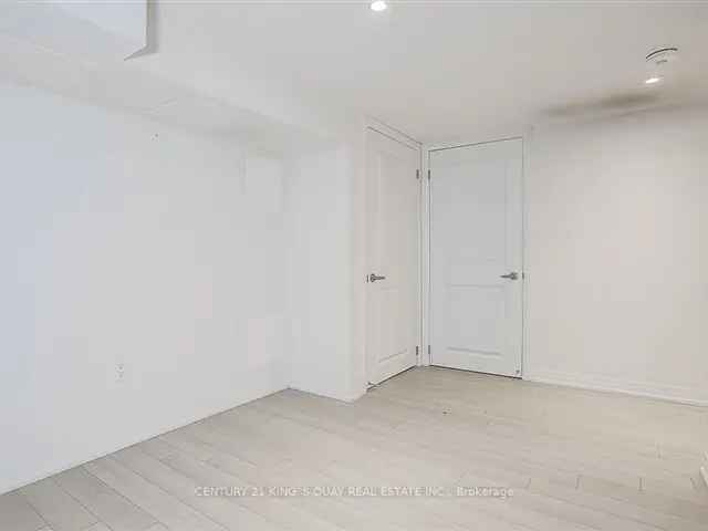 Townhouse For Rent in Markham, Ontario