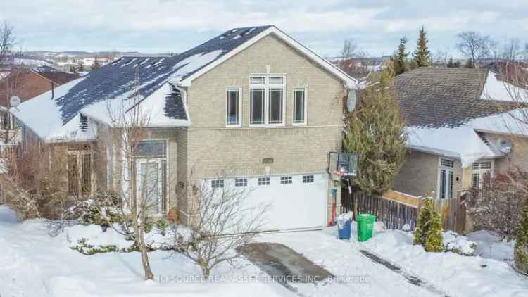 Executive All Brick Bungaloft on Quiet Cul De Sac