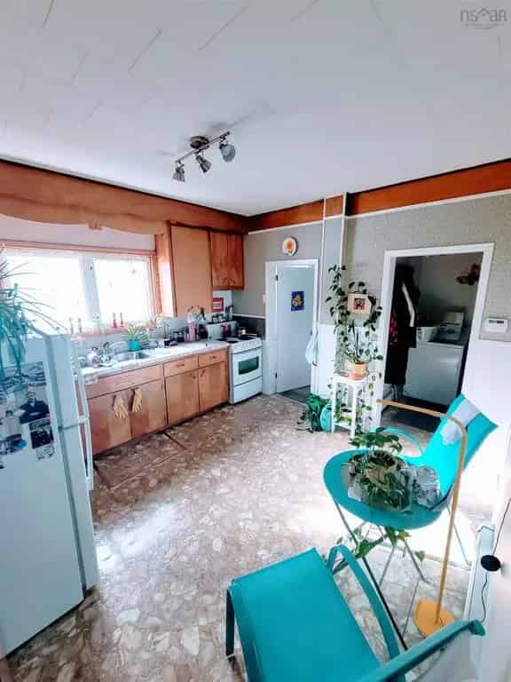 Beautiful 2 Storey Home for Sale with Income Potential
