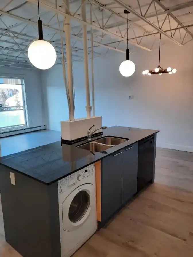 1 Bed, 1 Bath Condo Unit Available Across from SAIT