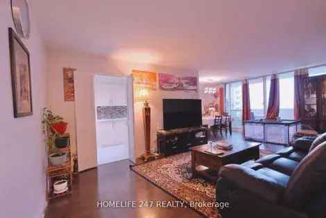 2 rooms apartment of 7636 m² in Toronto