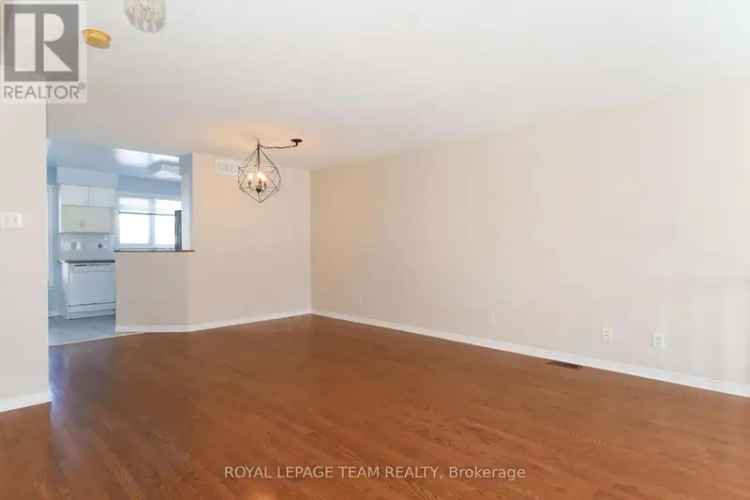 2 Bedroom Condo with Hardwood Floors and Updated Amenities