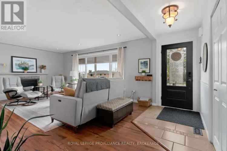 Amherstview Family Home: 4 Beds, 3 Baths, Pool, Finished Basement